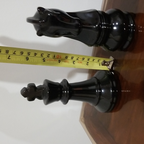 2 pieces of Decorations - Picture 3 of 3